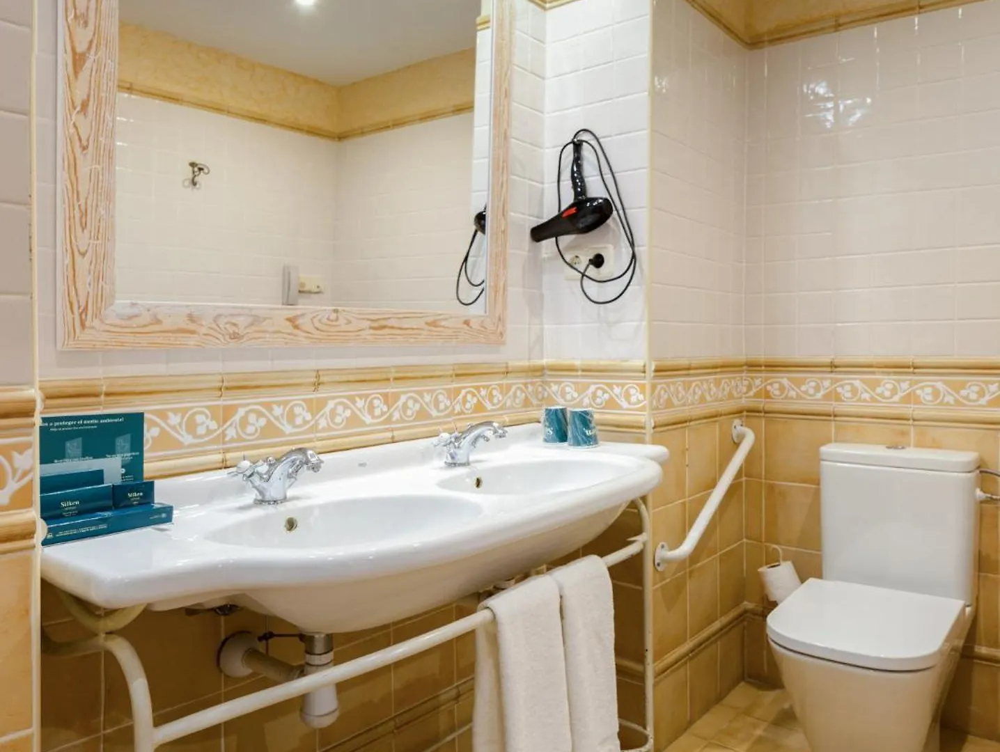 Hotel Silken Villa de La Guardia 4*,