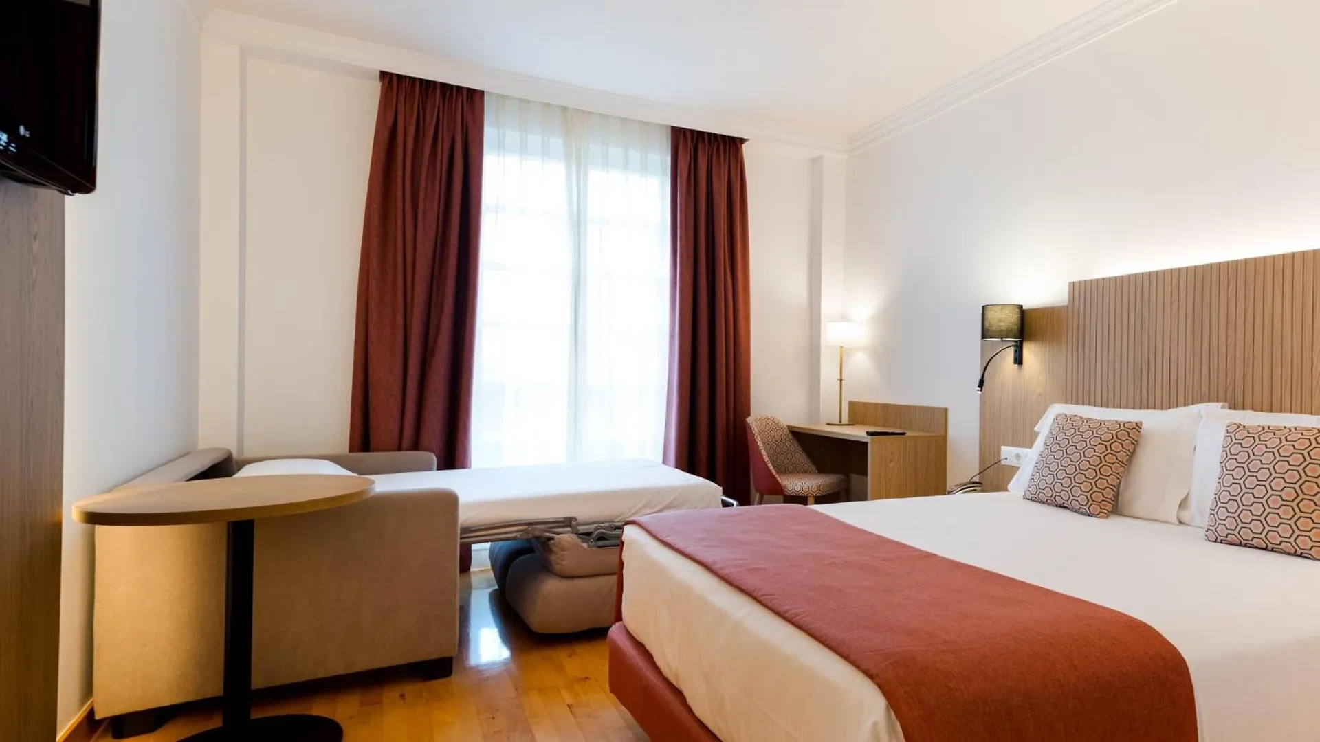 Hotel Silken Villa De La Guardia 4*,